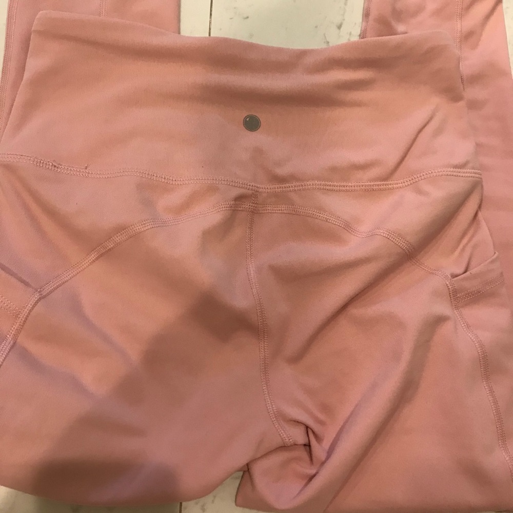 3/$15✨Pink yogalicious leggings pockets baby pink!